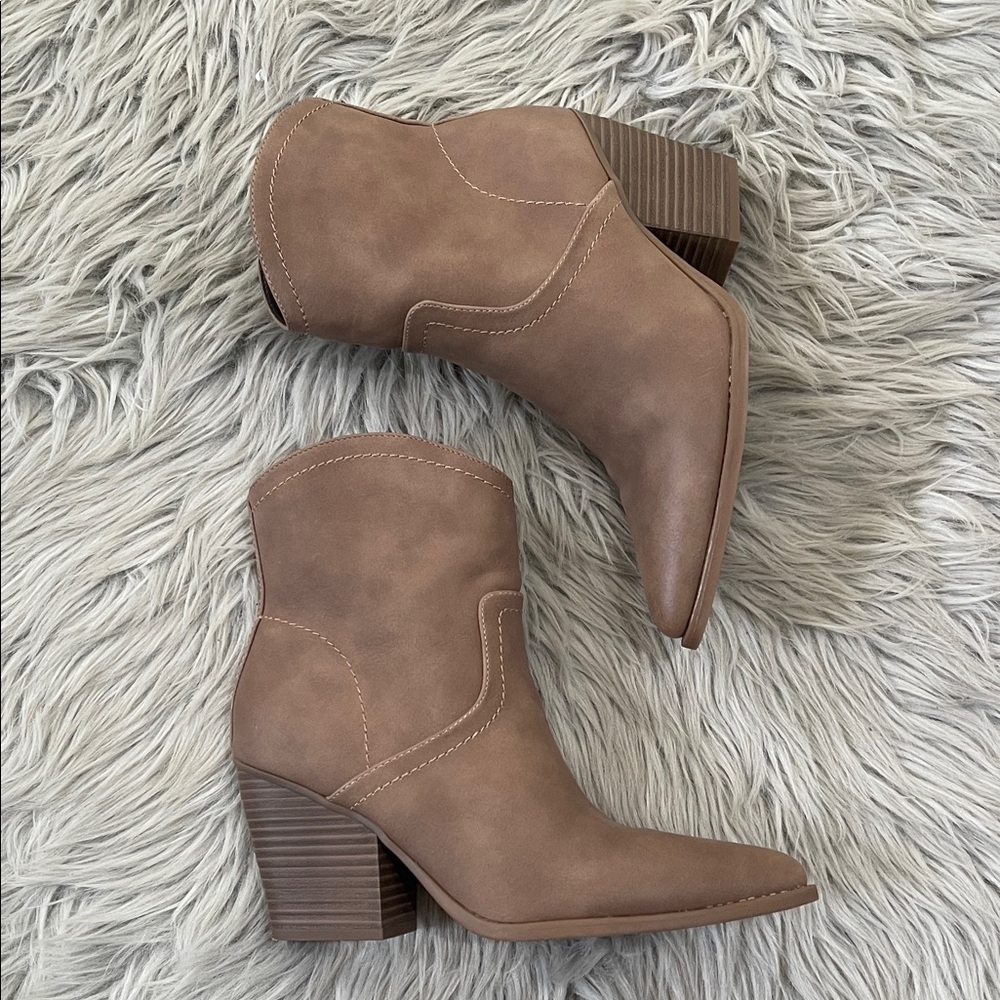 Naturalizer Brown Ankle Booties